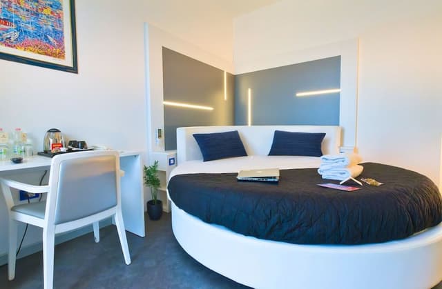 Deluxe Double or Twin Room, Sea View