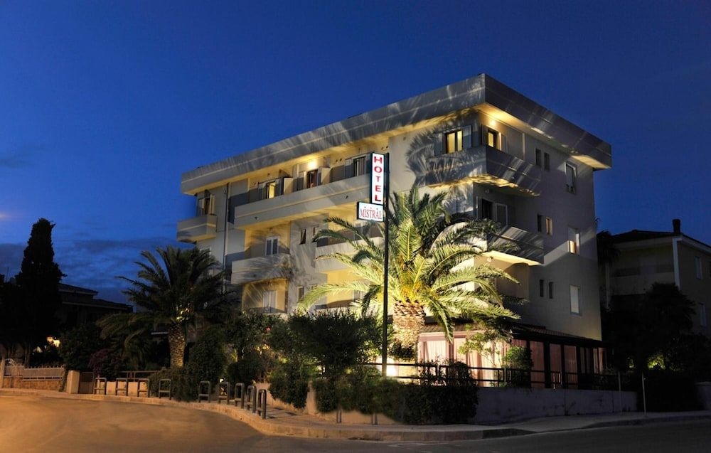 Hotel Mistral3
