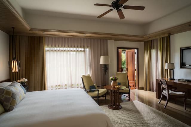 Room, 1 King Bed Garden Pavilion