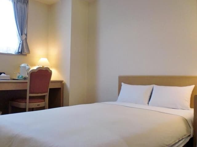 Semi-Double Room Smoking