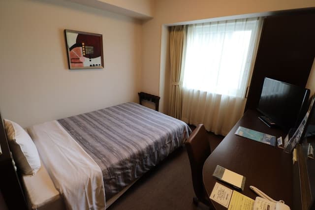 Single Room, Smoking