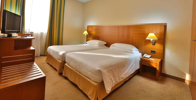 Comfort Queen Room