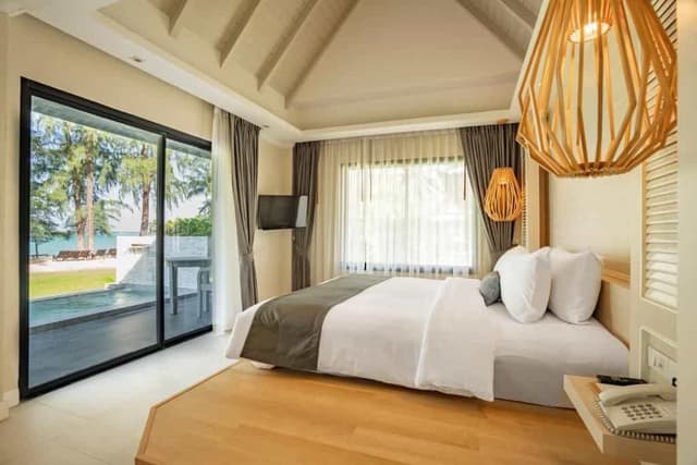 Beachfront Pool Villa