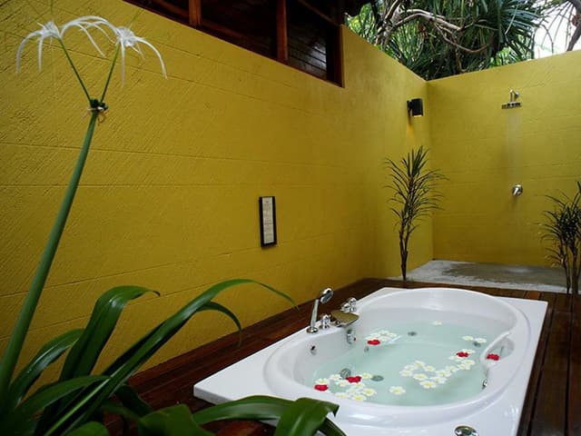 Bungalow, Garden View