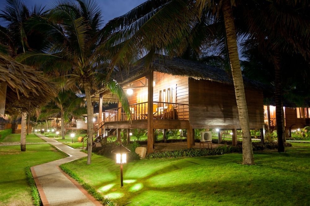 Coco Beach Resort4