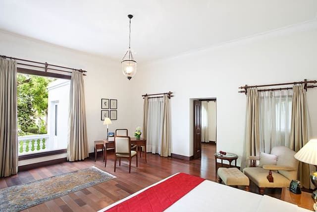 Luxury Suite with Living Room