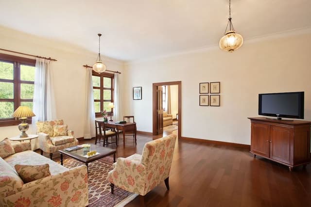 Luxury Suite with Living Room