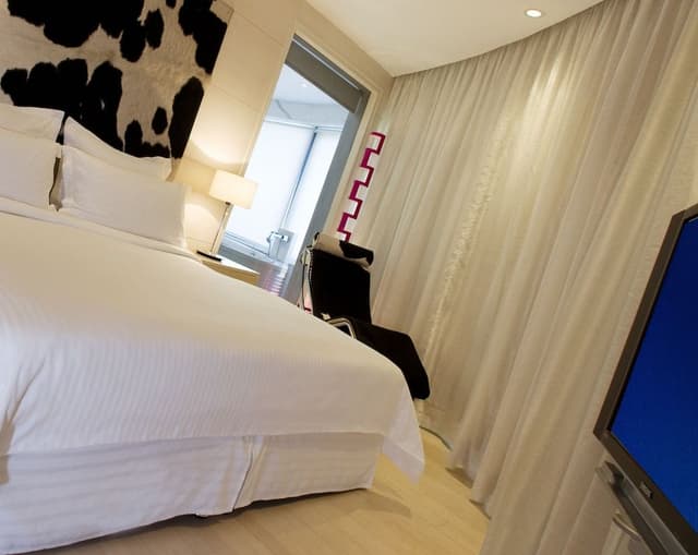Club Room, 1 Queen Bed