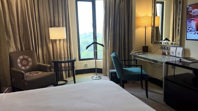DAY USE ROOM,8 AM- 8 PM, Lunch, Same day checkin- checkout