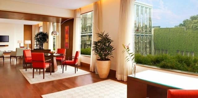 Luxury Suite
