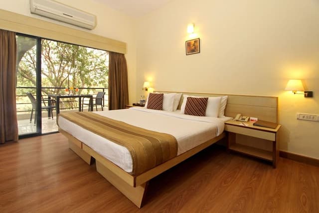 Semi Deluxe Room