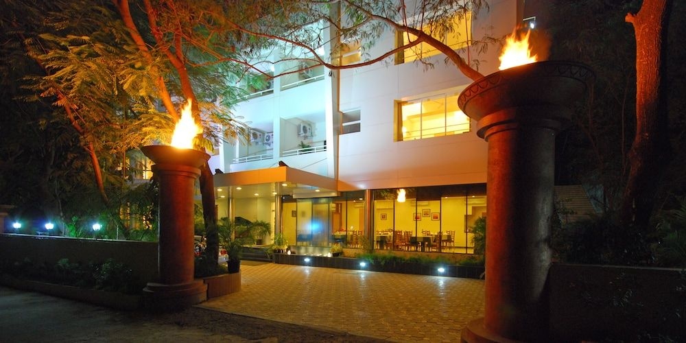 Phoenix Hotel3