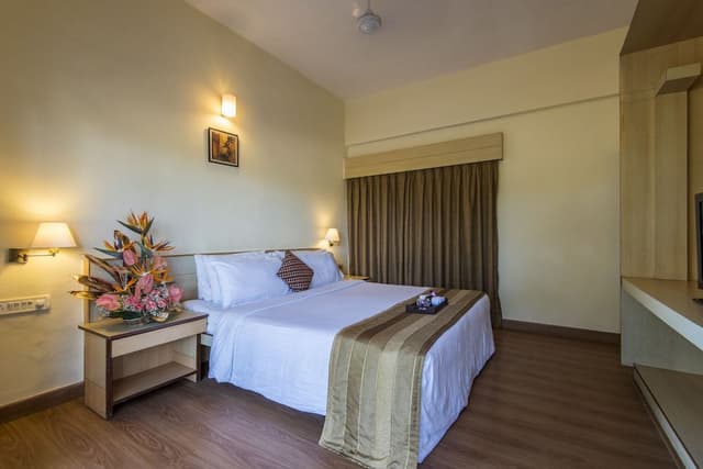 Semi Deluxe Room