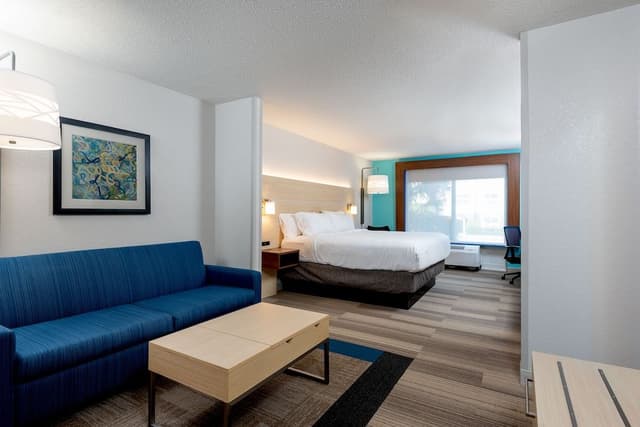 Suite, 1 King Bed (Additional Living Dining Area)