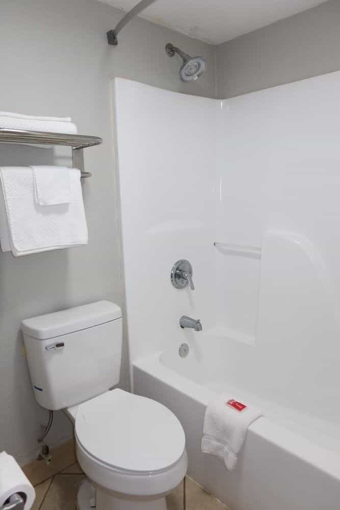 ECONO LODGE INN & SUITES EVERGREEN
