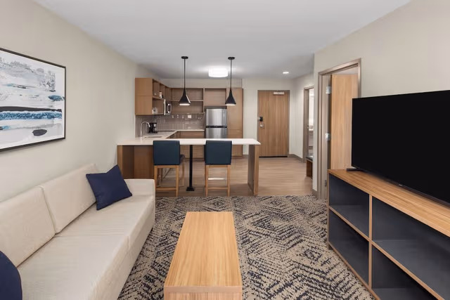 Suite, 1 Bedroom, Accessible (Communications)