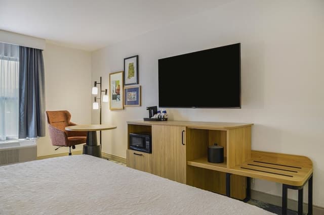 One King Bed, Non-Smoking