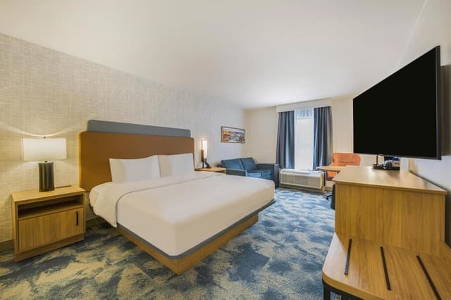 One King Bed, Non-Smoking