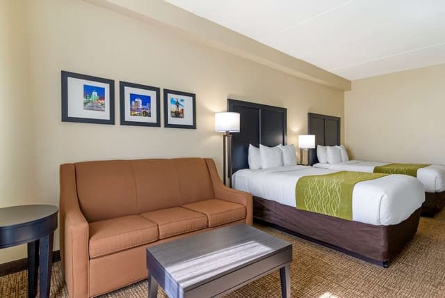 Suite, 2 Queen Beds, Non Smoking