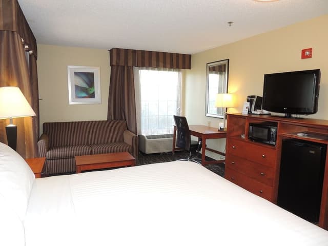 Standard Room, 1 King Bed