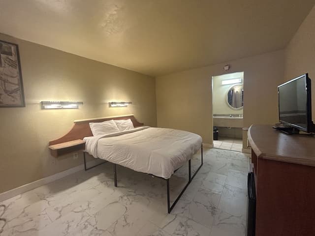 Standard Double Room, 1 Queen Bed