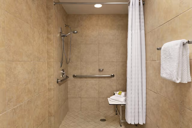 1 KING PATIO MOBILITY ACCESS W/ ROLLIN SHOWER