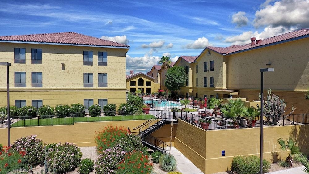 HAMPTON INN - SUITES TUCSON MA1