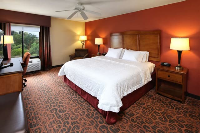 1 KING BED NONSMOKING