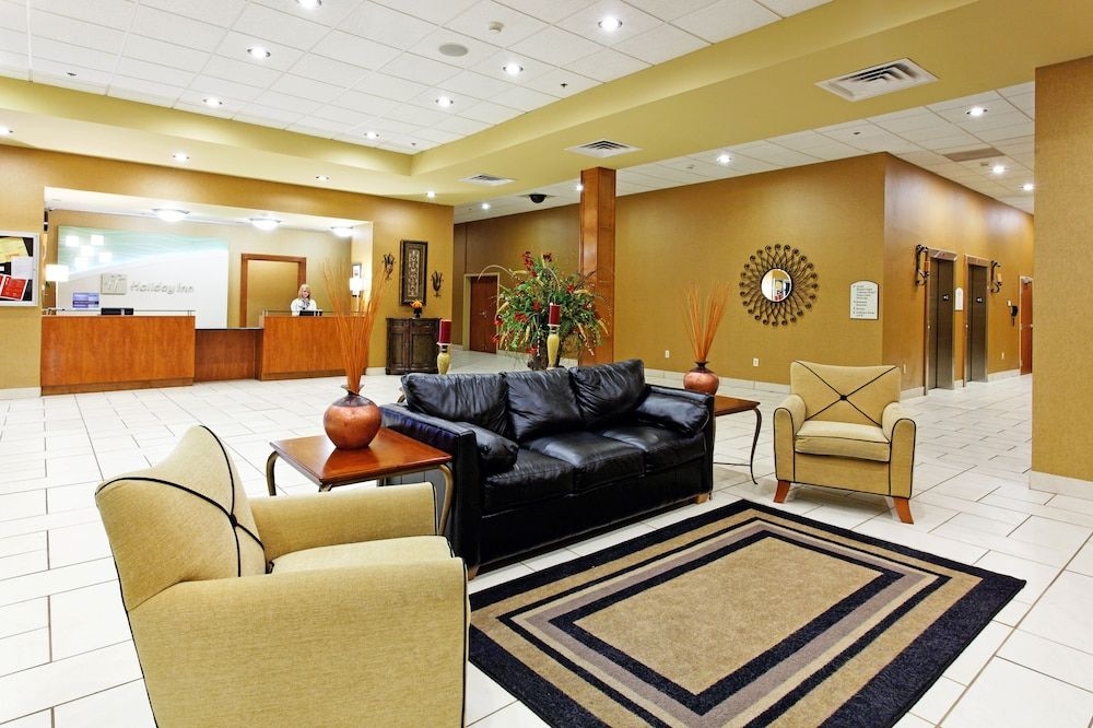 HOLIDAY INN BATESVILLE1