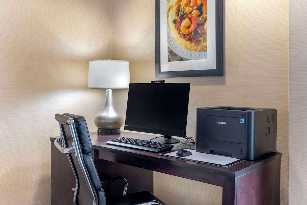 COMFORT INN & SUITES BLYTHEVILLE1