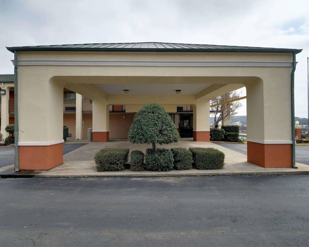 QUALITY INN & SUITES CLARKSVILLE QUALITY INN & SUITES CLARKSVILLE