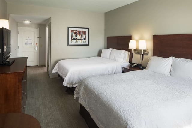 2 QUEEN BEDS NONSMOKING