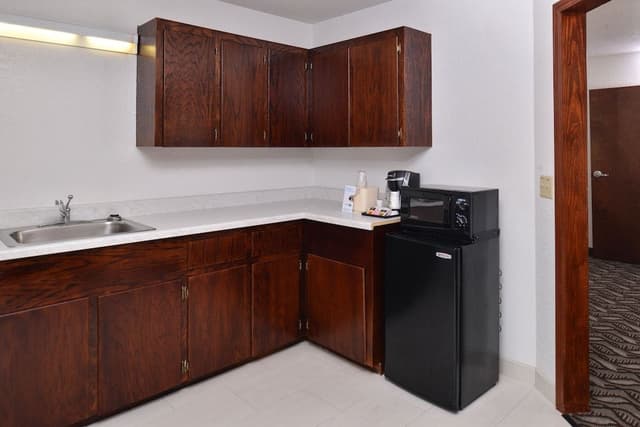 Standard Room, 1 King Bed, Accessible (Communications, Roll In Shower)