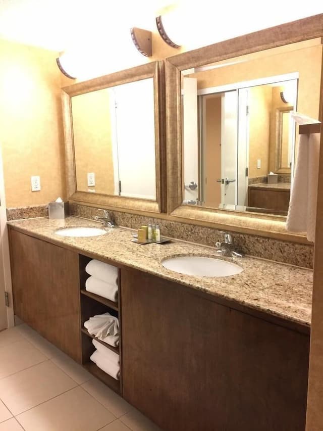 1 Bedroom 2 Queen Suite