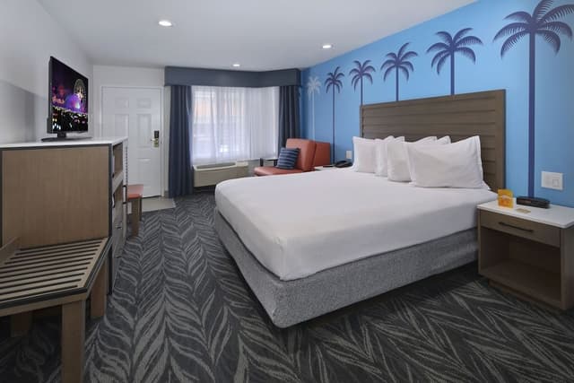 Standard Room, 1 King Bed