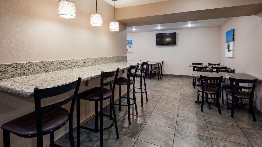 BEST WESTERN DESERT OASIS4
