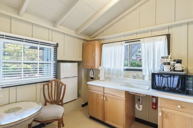 Studio (Cottage with Kitchenette)