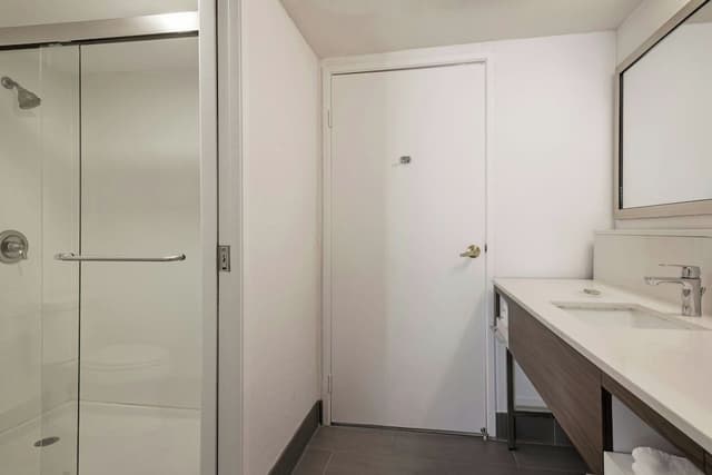 Room, Multiple Beds
