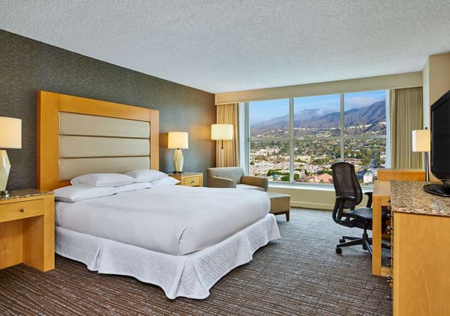 1 KING BED EXECUTIVE FLOOR