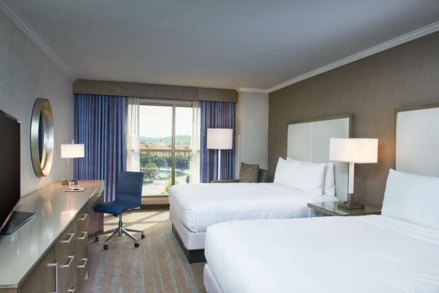 2 QUEEN BEDS NO SMOKE HIGH FLOOR DELUXE