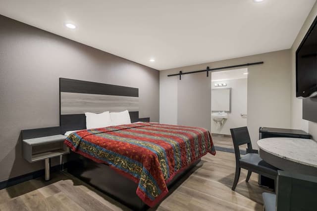 Room, 1 King Bed, Accessible, Non Smoking
