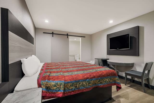 Room, 1 King Bed, Accessible, Non Smoking