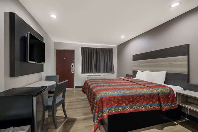 Room, 1 King Bed, Accessible, Non Smoking
