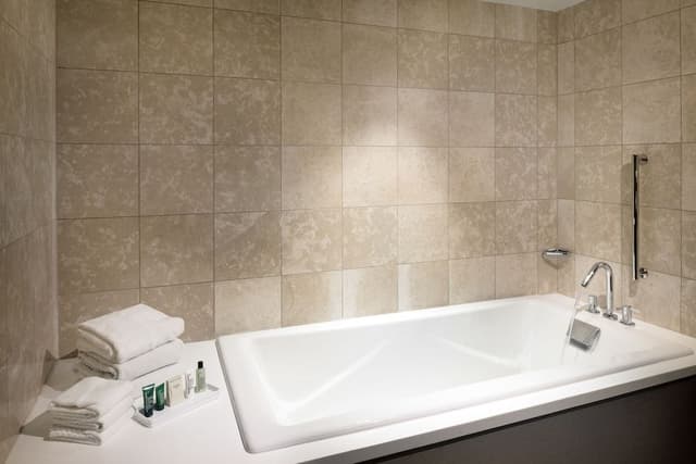 Premium Suite, 1 Bedroom, Corner