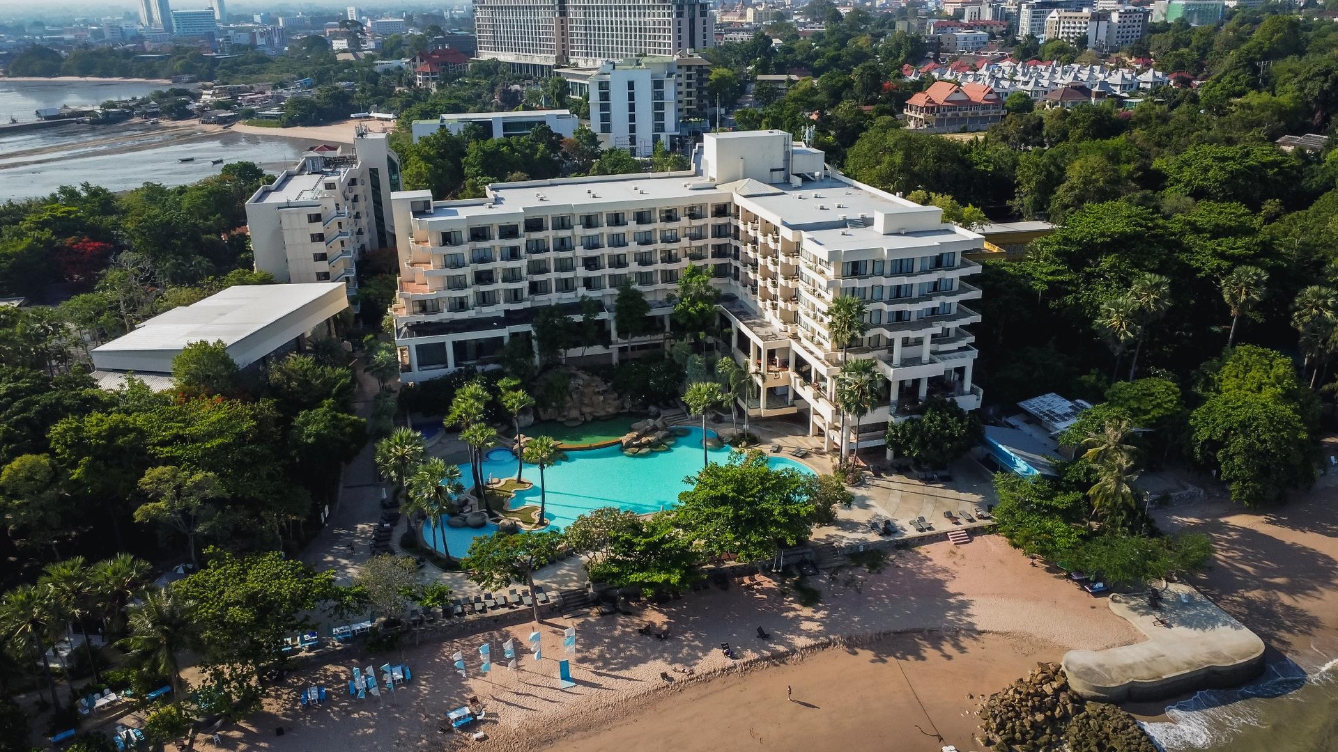 การ์เดน ซีวิว รีสอร์ต (Garden Sea View Resort)0