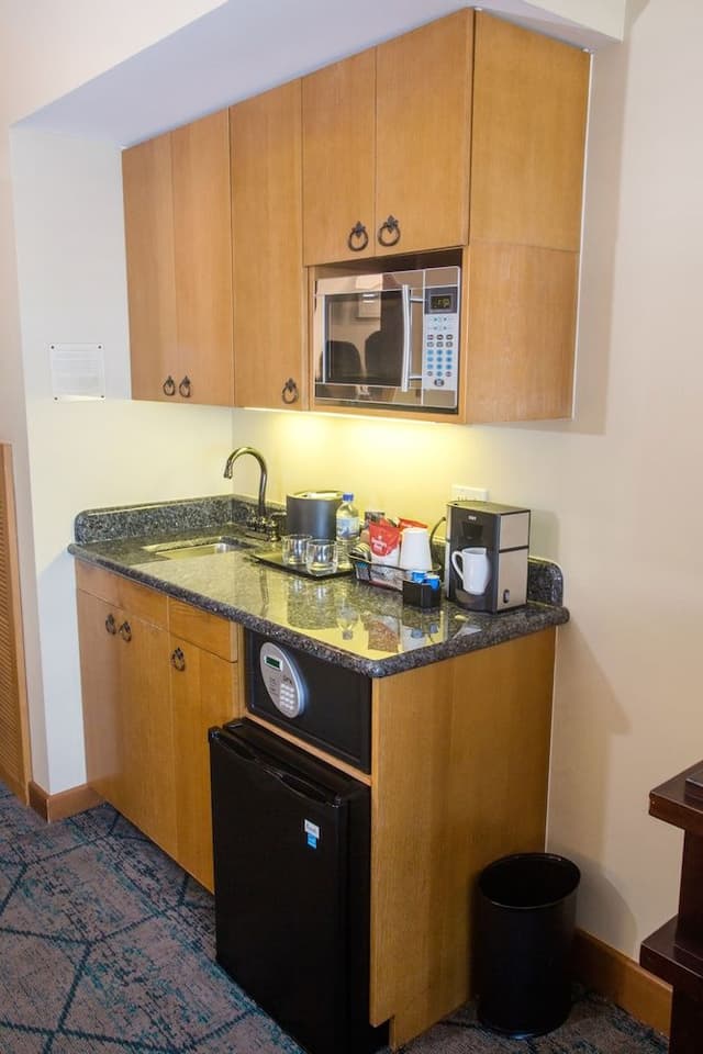 Junior Suite, 1 King Bed, Bay View