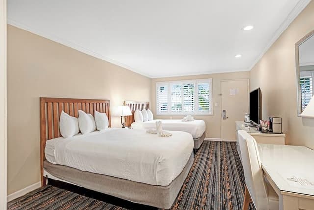 Standard Room, 2 Queen Beds, Marina View