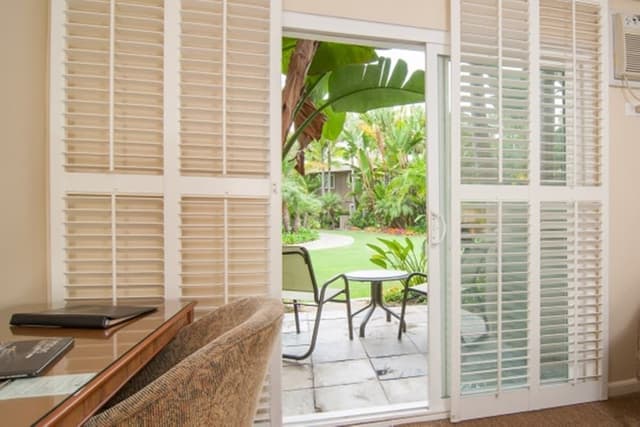 Standard Room, 1 King Bed, Lanai