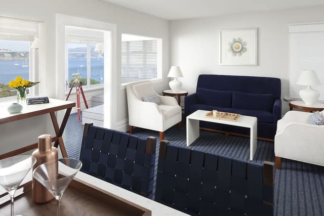 Cottage Guest House (Hillside)