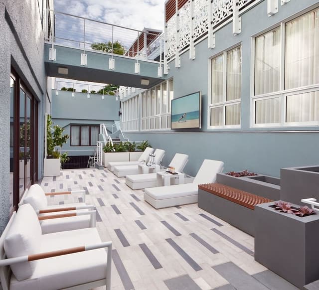 Upper Courtyard (Contemporary)